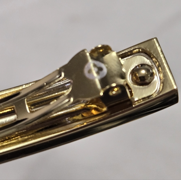 LV Style Fashion Hair Clips - Picture 3 of 7